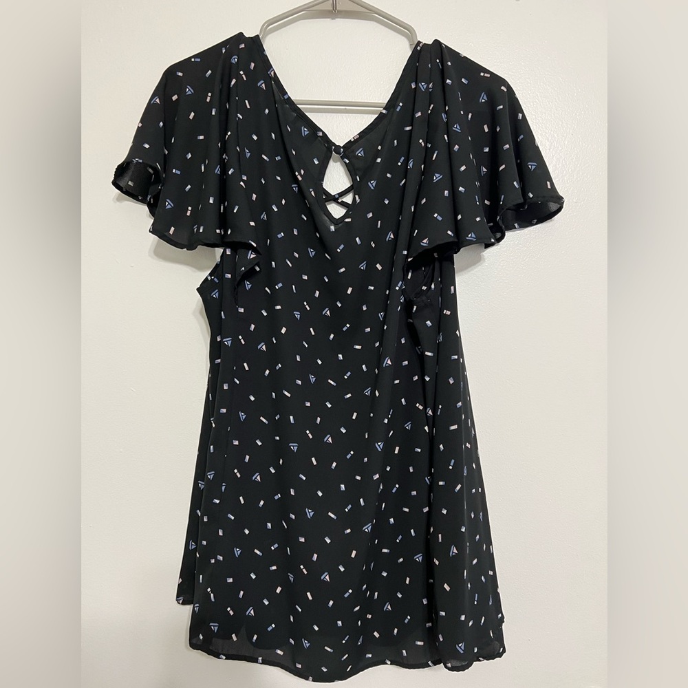 TORRID black flutter top Sz 2X - Picture 3 of 4